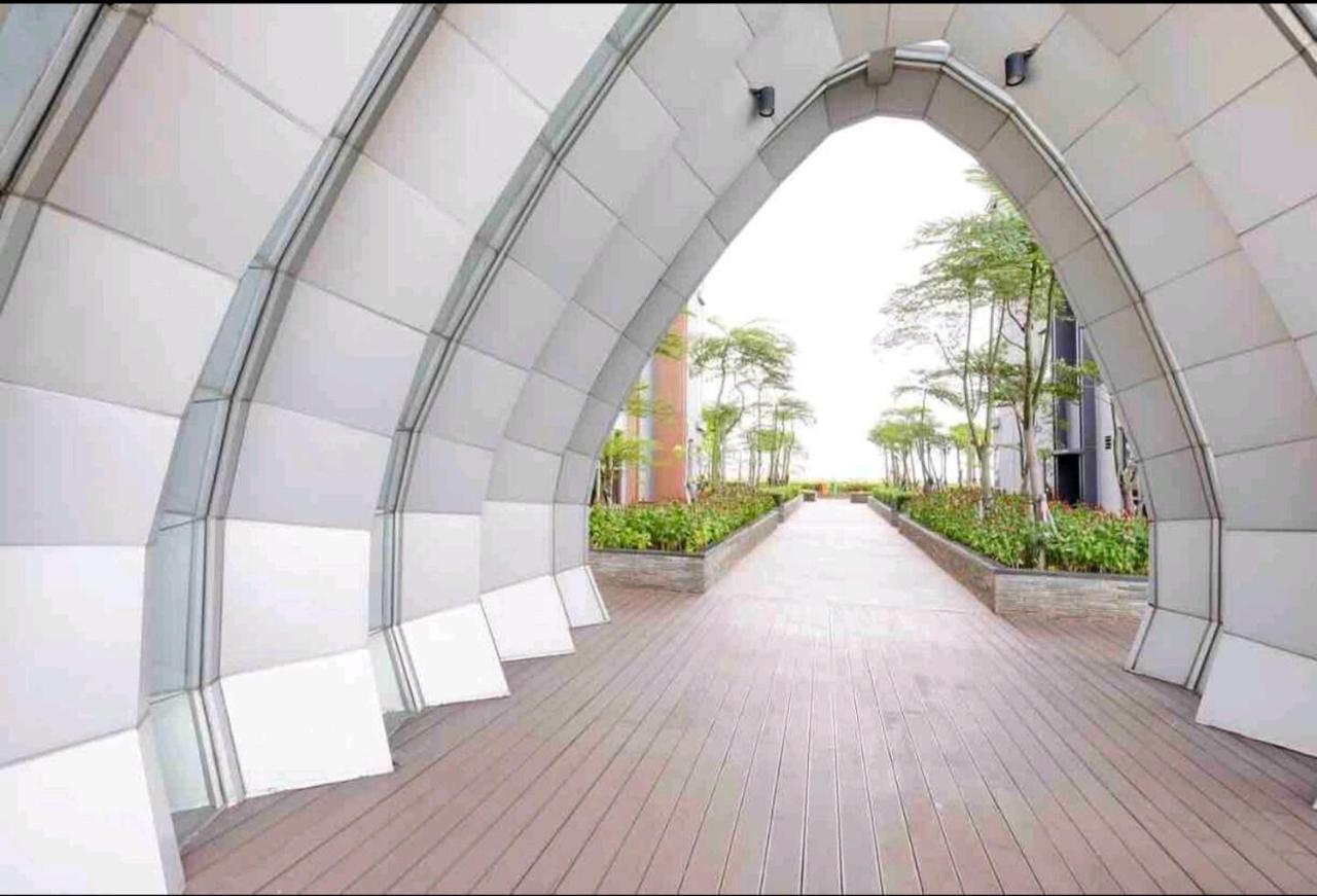 Studio Sea View Apartment At Gold Coast Pik By Mysweethome Giacarta Esterno foto