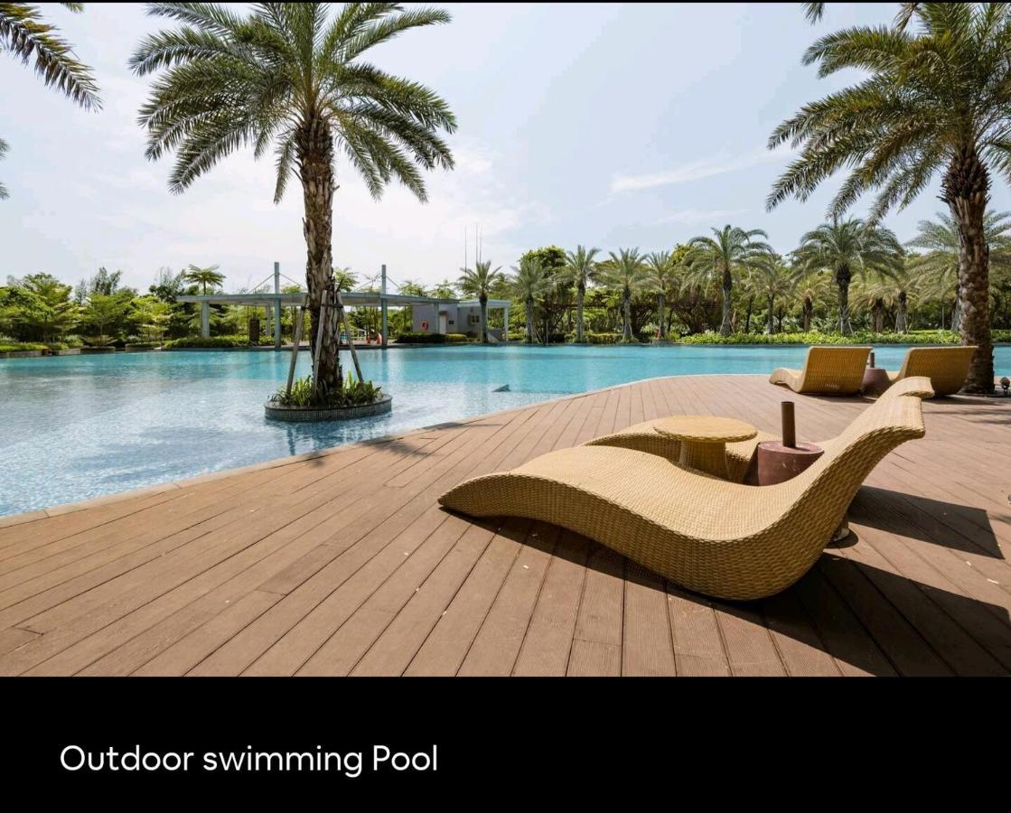 Studio Sea View Apartment At Gold Coast Pik By Mysweethome Giacarta Esterno foto