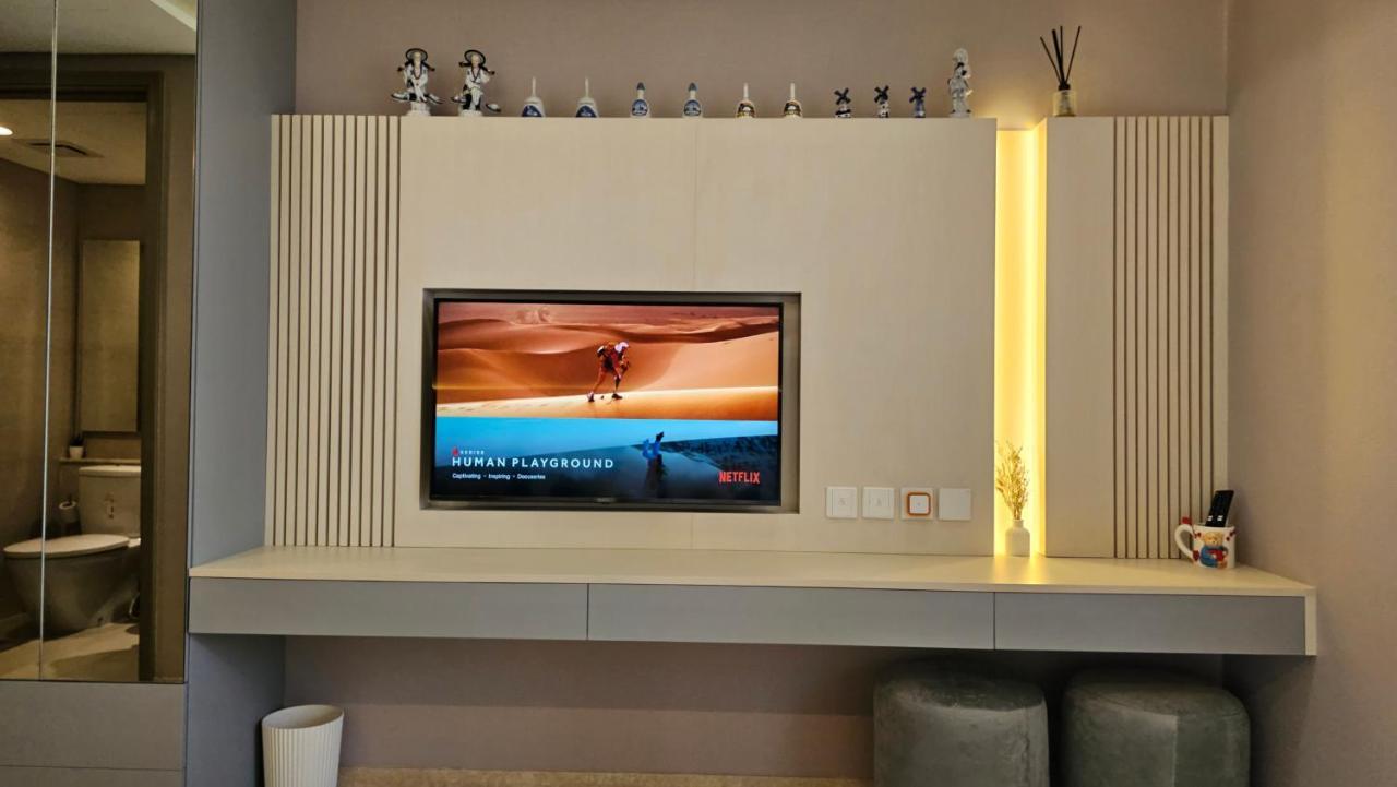 Studio Sea View Apartment At Gold Coast Pik By Mysweethome Giacarta Esterno foto